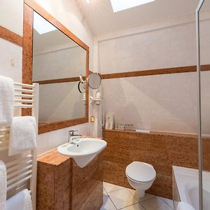 Deluxe Zimmer mit Kingsize-Bett